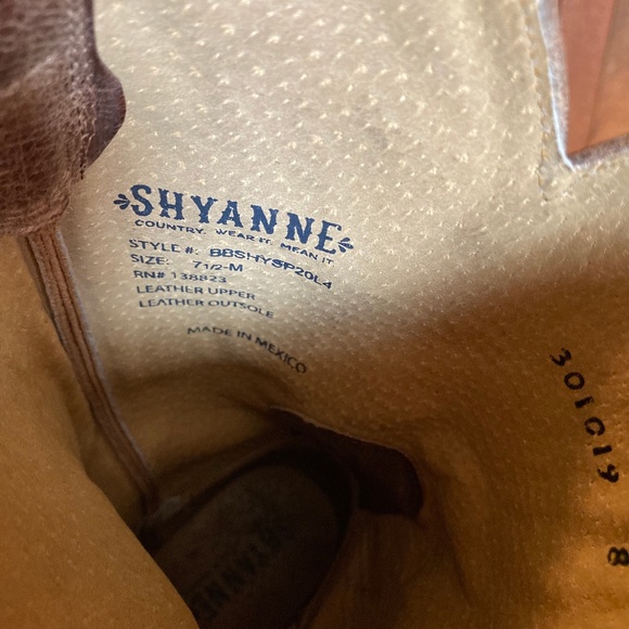 Shyanne Leather floral embroidered square toe cowboy boots - Picture 6 of 6